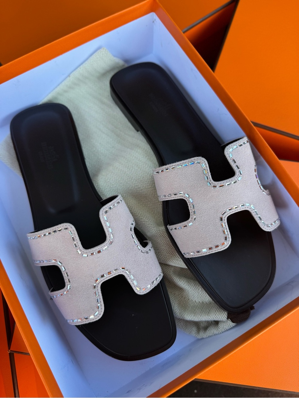 Hermes Crystal Orans size 40 brand new blush pink with box and dust bag